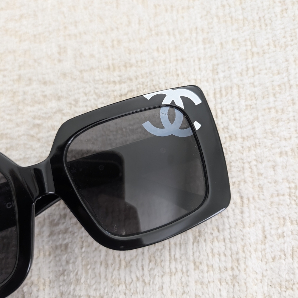 CHANEL Black Square Sunglasses - Picture 3 of 5